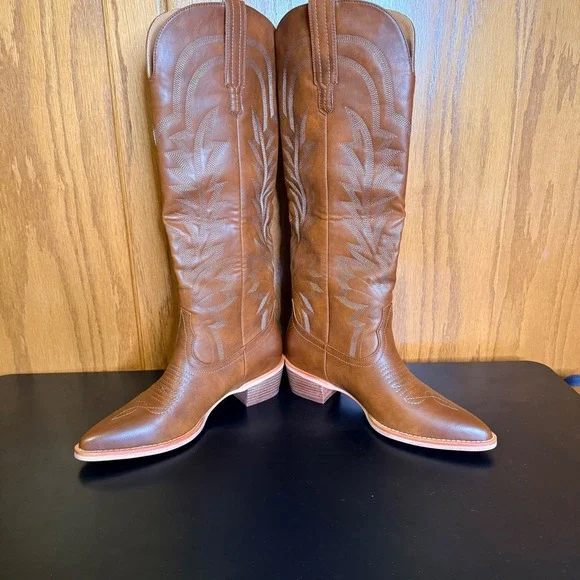 ISNOM Sz 7.5 Women's Brown Faux Leather Tall Cowboy Boots Western NIB - Picture 1 of 9